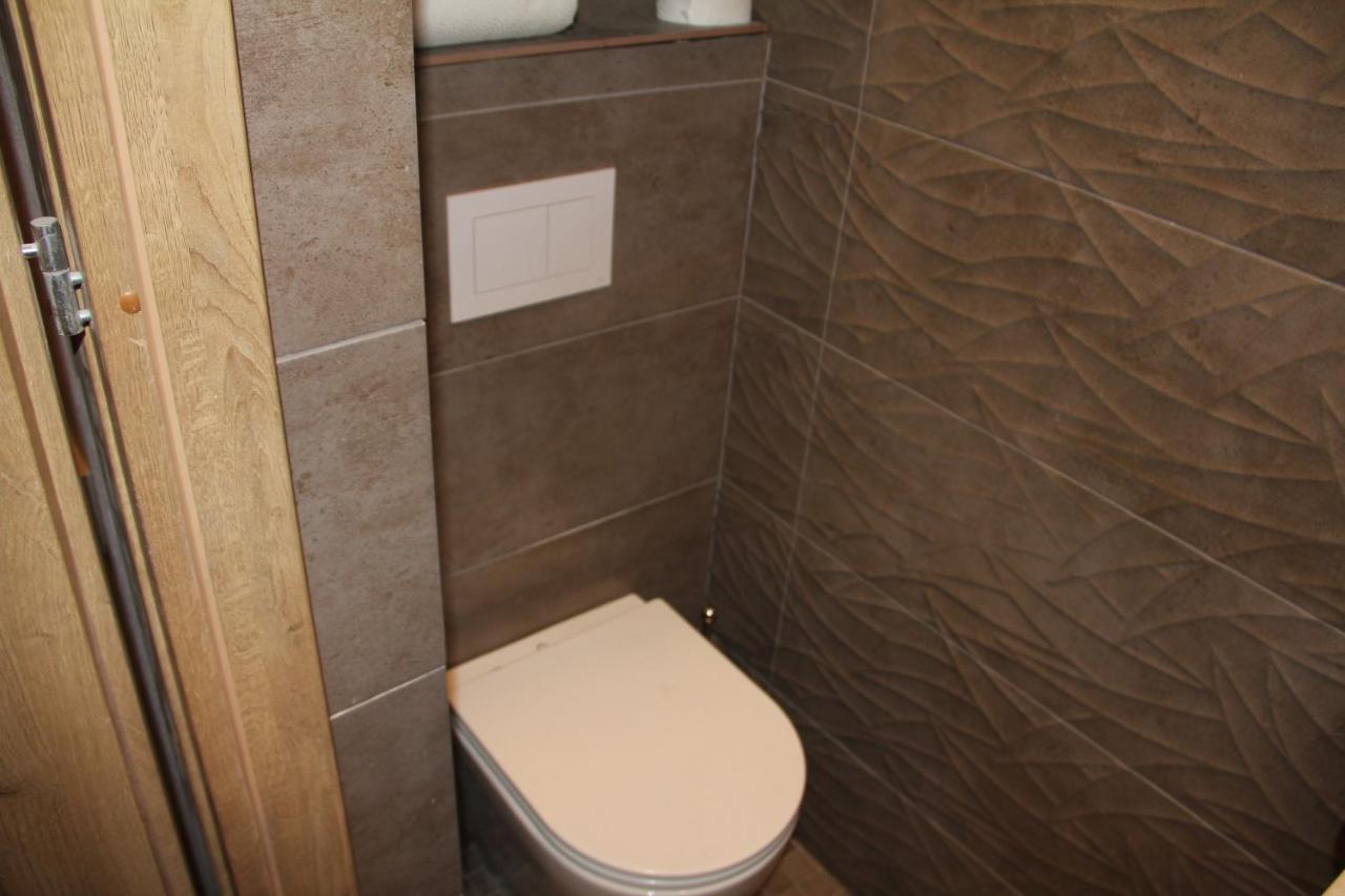 Green Oaks Private Rooms With Private Shower Κλαϊπέντα Εξωτερικό φωτογραφία